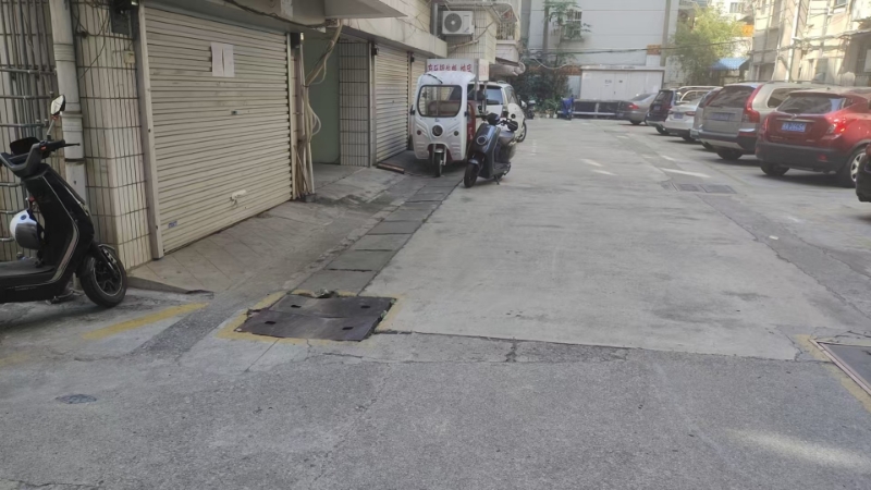 广西大红鹰dhy集团建政路51号院内车库招租公告